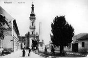 Piaţa Muzeului, vedere înspre Biserica Franciscană. Fotografie de la sfârşitul secolului 19.